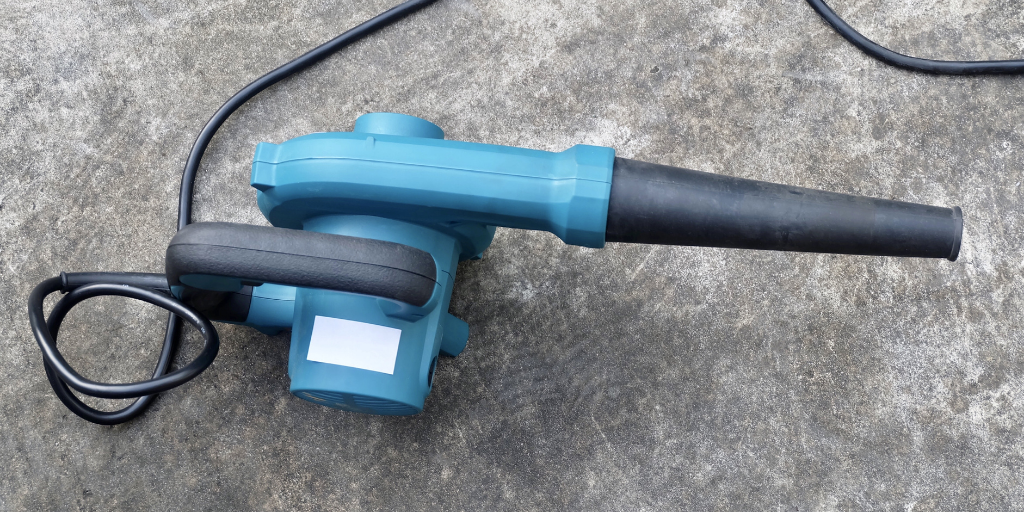 leaf blower to dry car